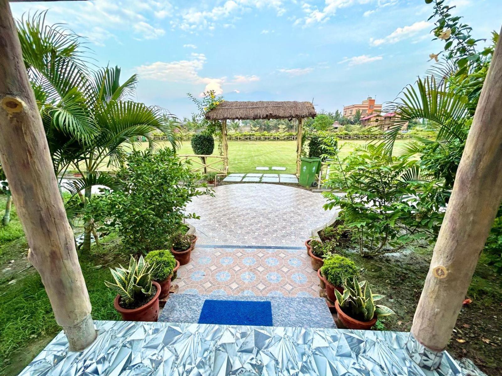 Palli Bangla Resort, Near Ruby Hospital, Anandapur Колката Екстериор снимка