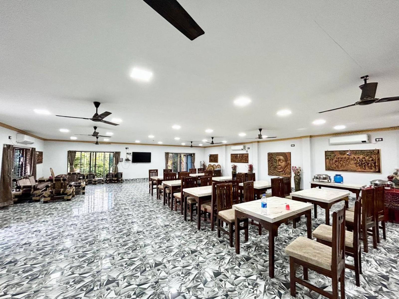 Palli Bangla Resort, Near Ruby Hospital, Anandapur Колката Екстериор снимка
