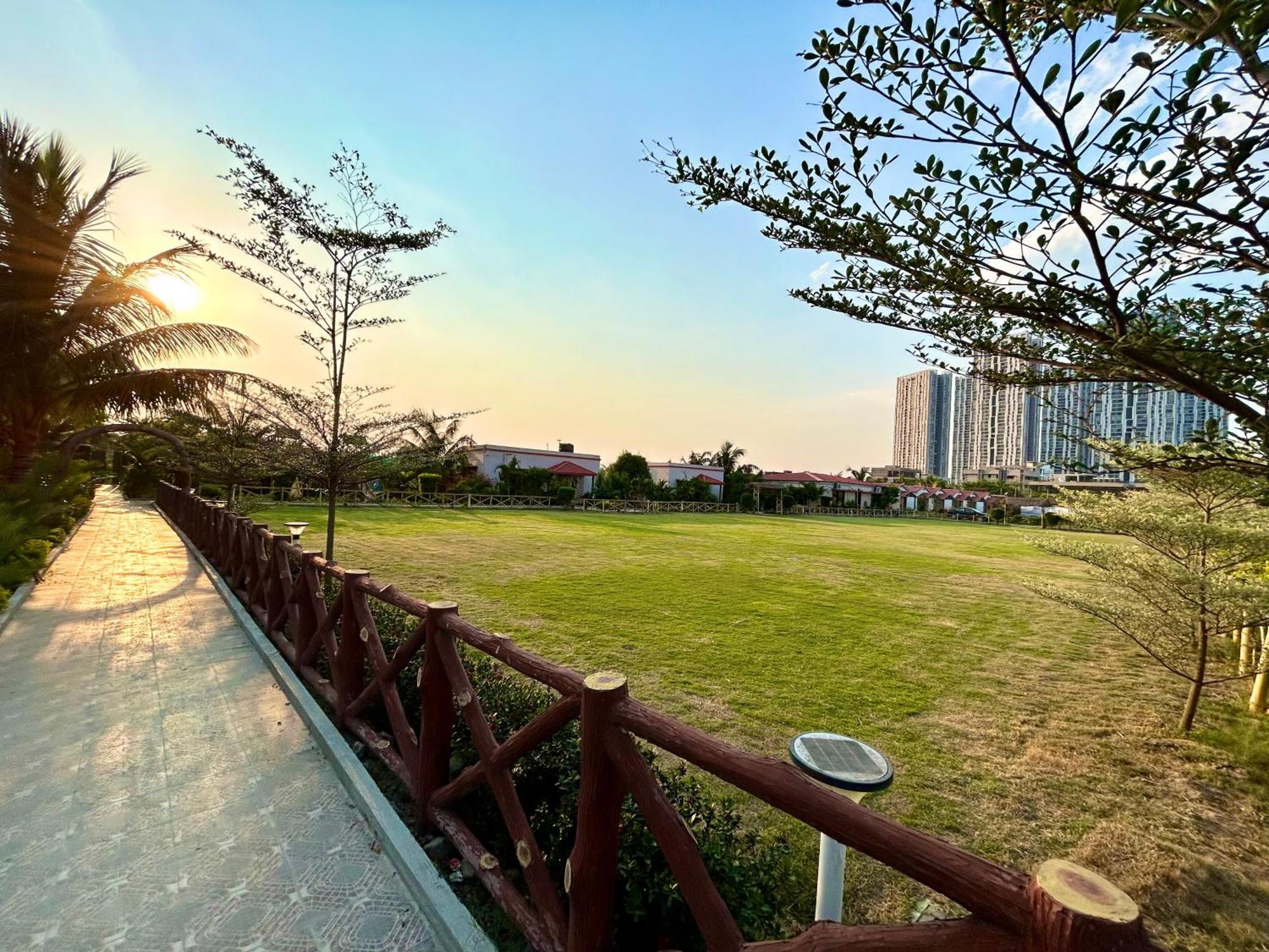 Palli Bangla Resort, Near Ruby Hospital, Anandapur Колката Екстериор снимка