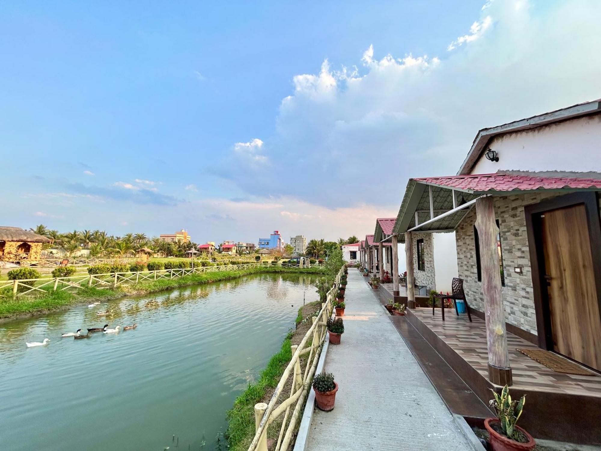 Palli Bangla Resort, Near Ruby Hospital, Anandapur Колката Екстериор снимка