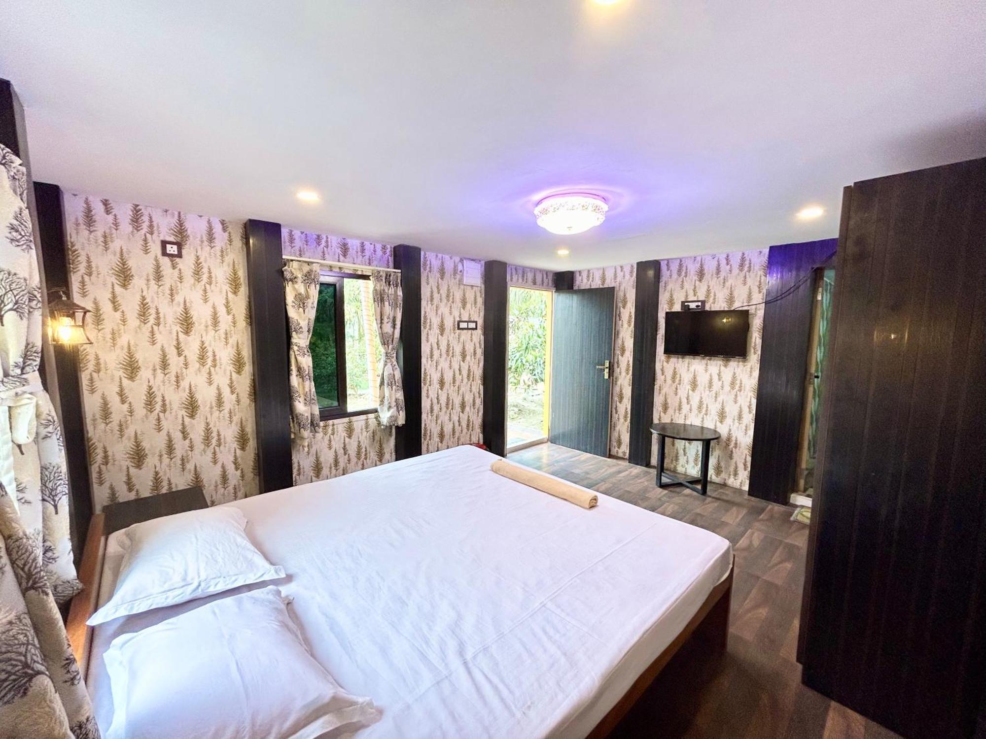 Palli Bangla Resort, Near Ruby Hospital, Anandapur Колката Екстериор снимка