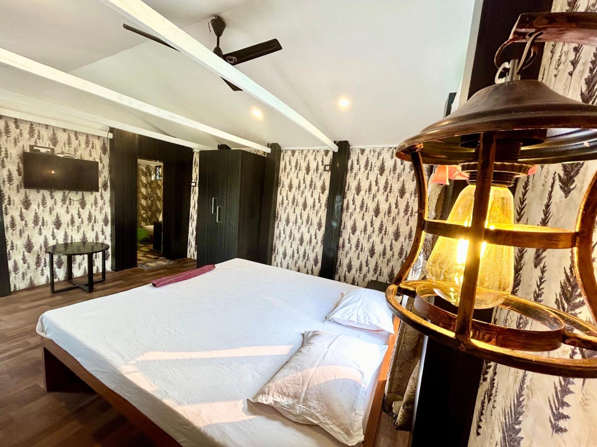 Palli Bangla Resort, Near Ruby Hospital, Anandapur Колката Екстериор снимка