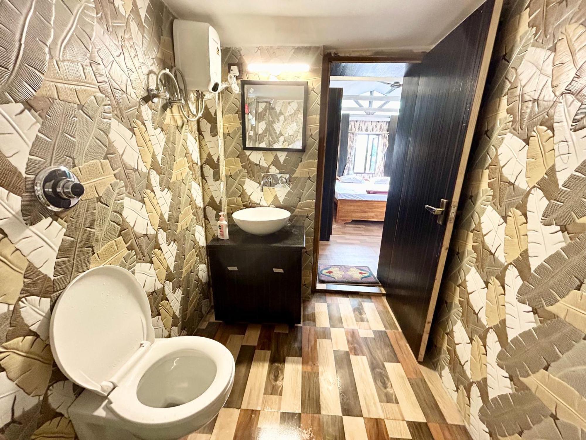 Palli Bangla Resort, Near Ruby Hospital, Anandapur Колката Екстериор снимка