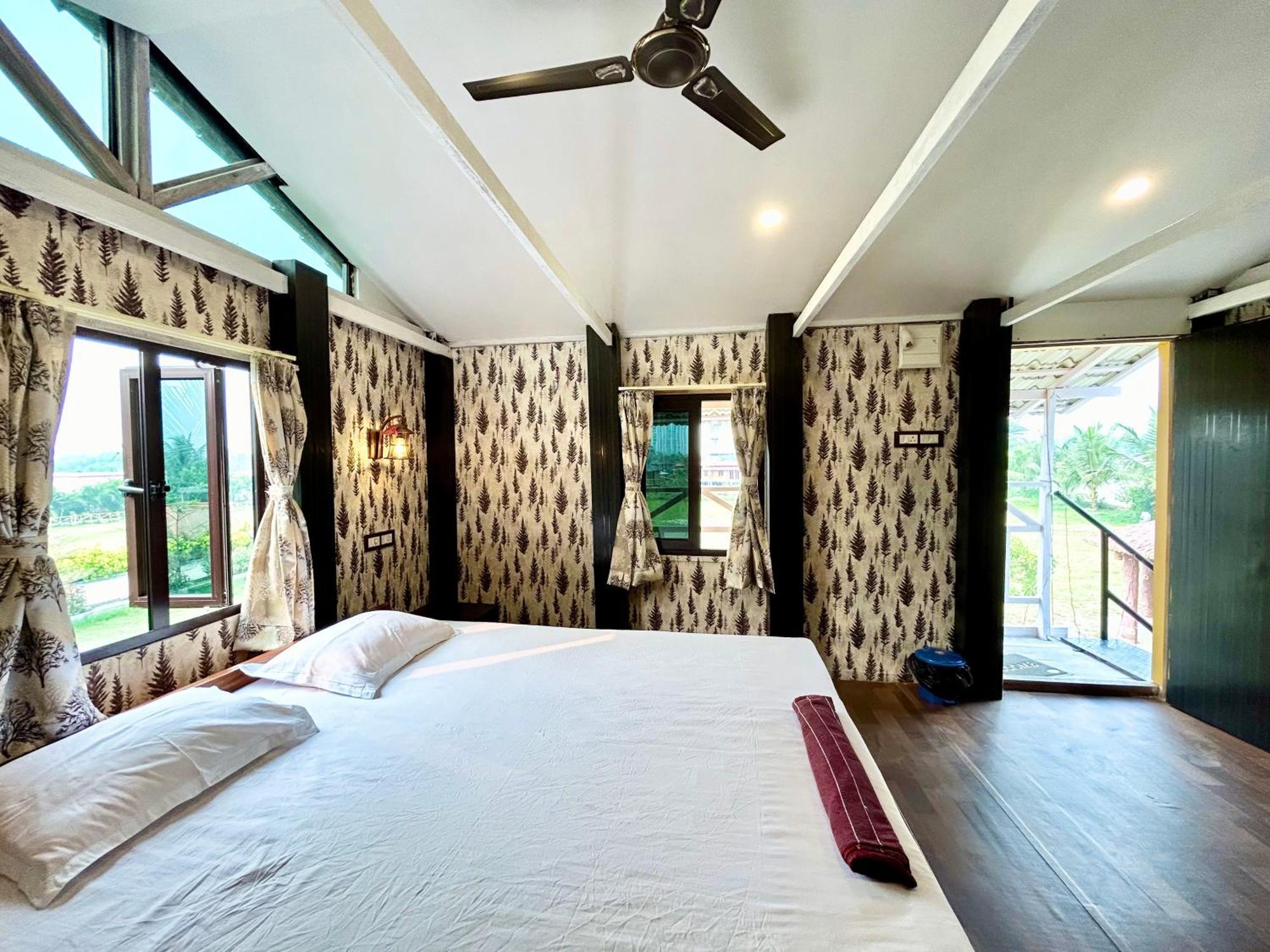 Palli Bangla Resort, Near Ruby Hospital, Anandapur Колката Екстериор снимка